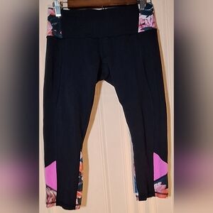 LULULEMON ATHLETICA Black and Pink Floral Cropped Leggings